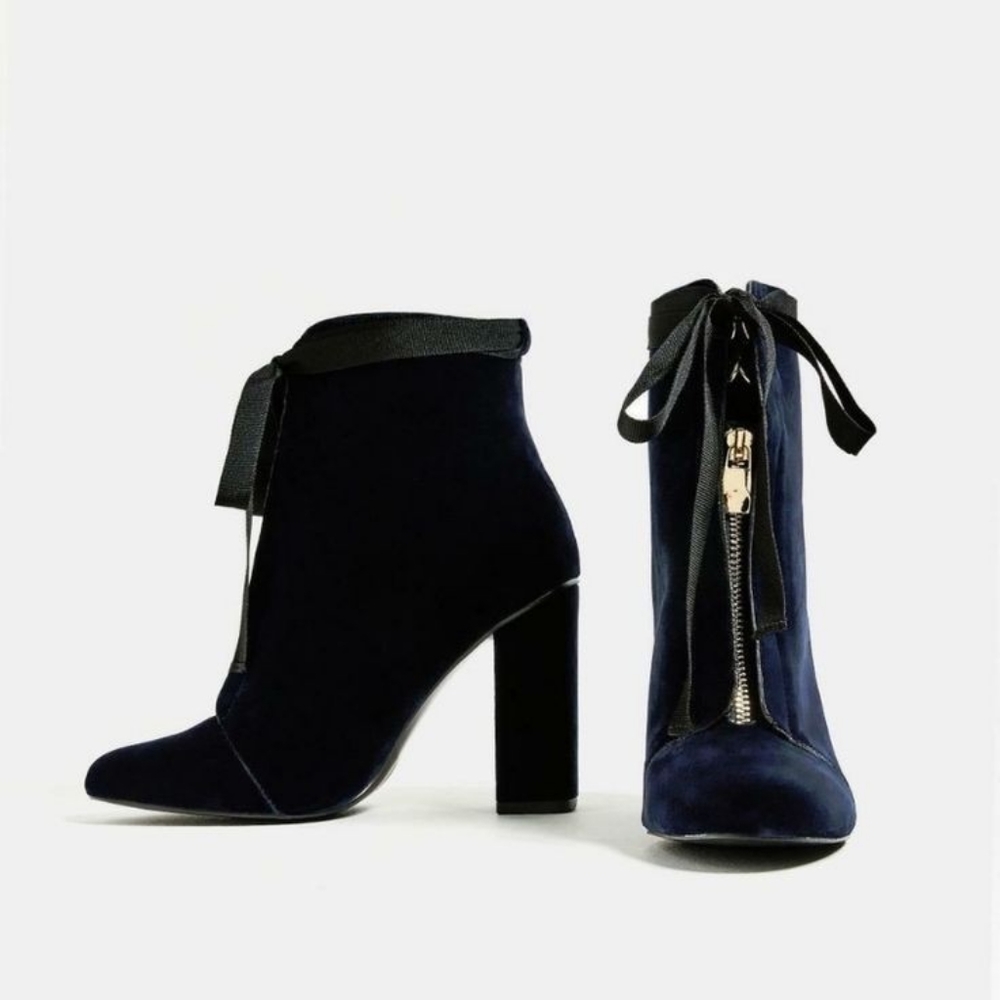 Zara 🧿 Midnight blue velvet boots